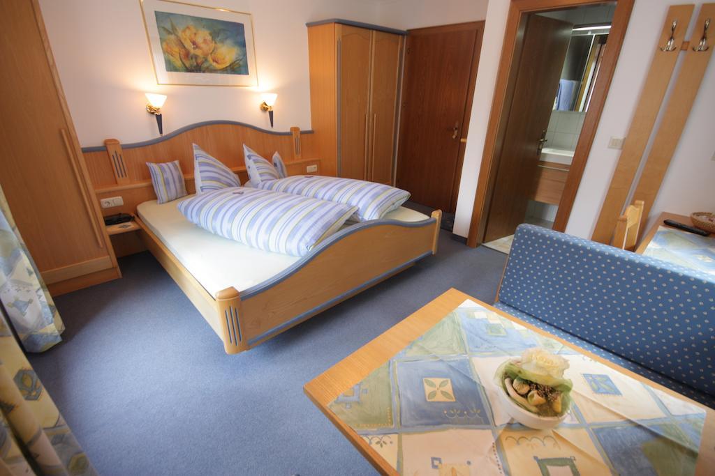 Gaestehaus Waldruh Mayrhofen Quarto foto